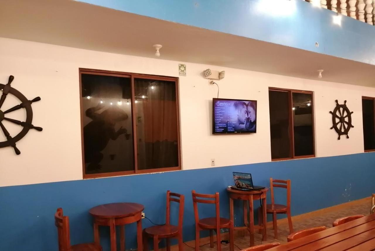 Hostal El Pinzon Puerto Ayora  Exteriör bild