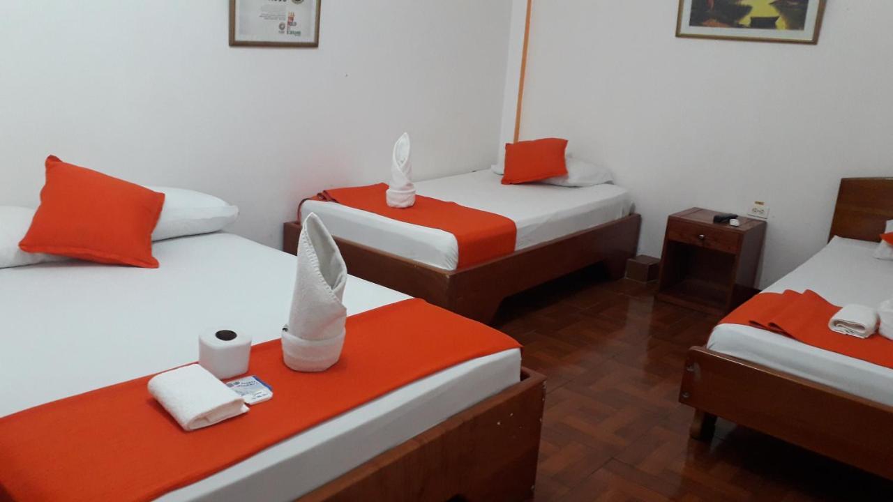 Hostal El Pinzon Puerto Ayora  Exteriör bild
