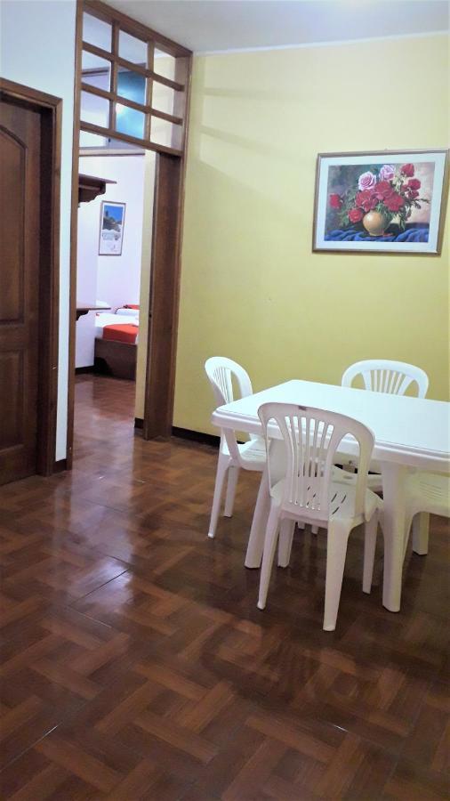 Hostal El Pinzon Puerto Ayora  Exteriör bild