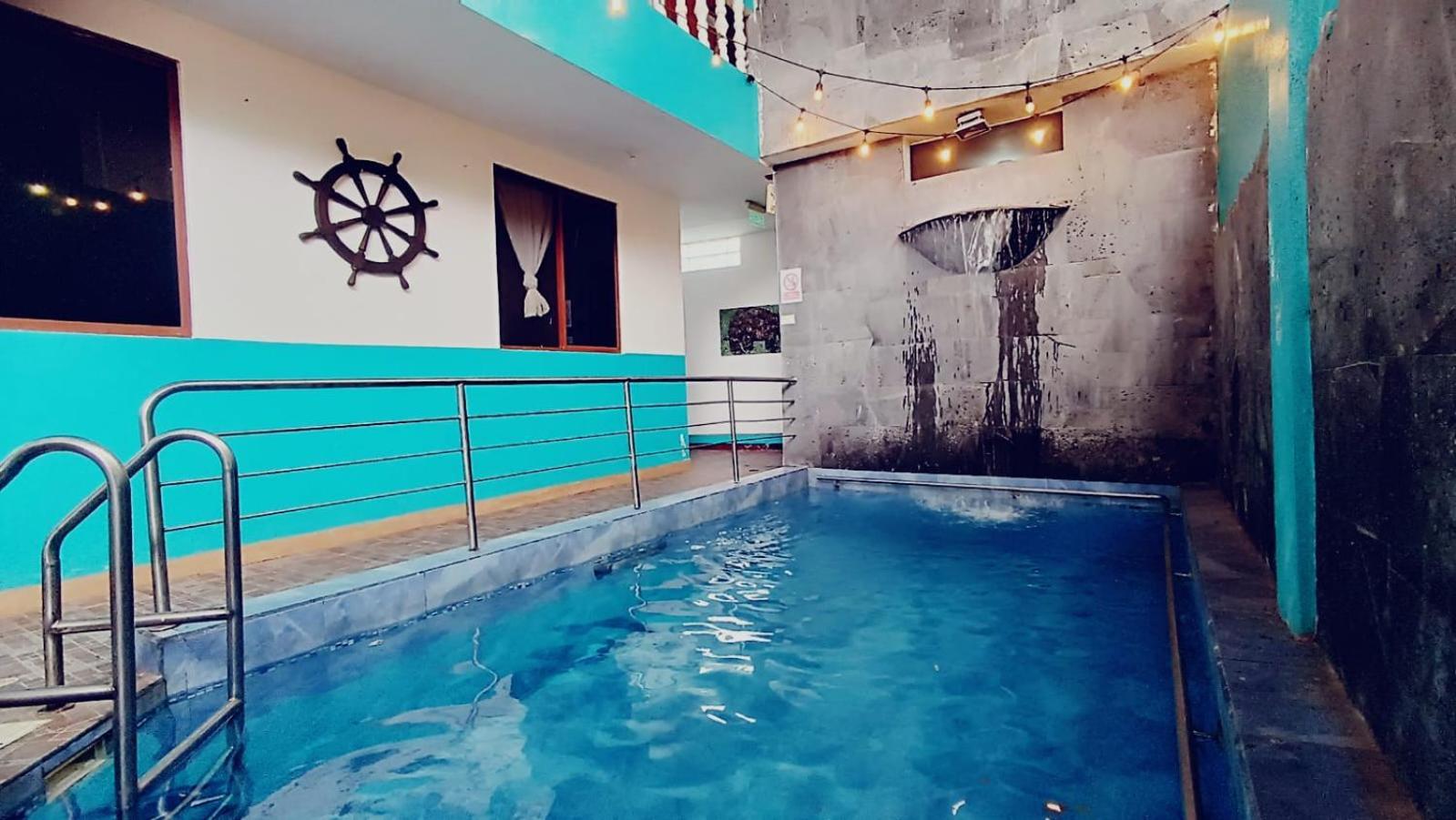 Hostal El Pinzon Puerto Ayora  Exteriör bild