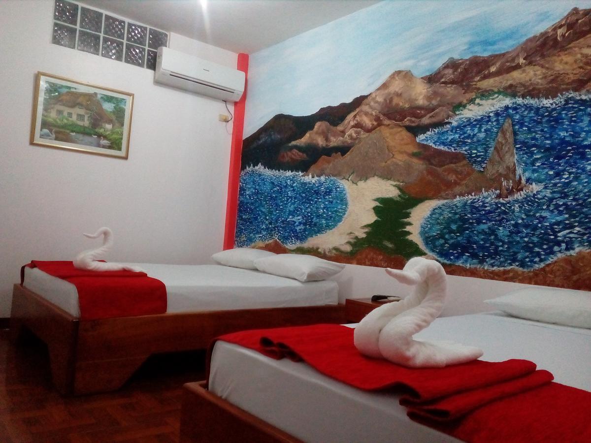 Hostal El Pinzon Puerto Ayora  Exteriör bild