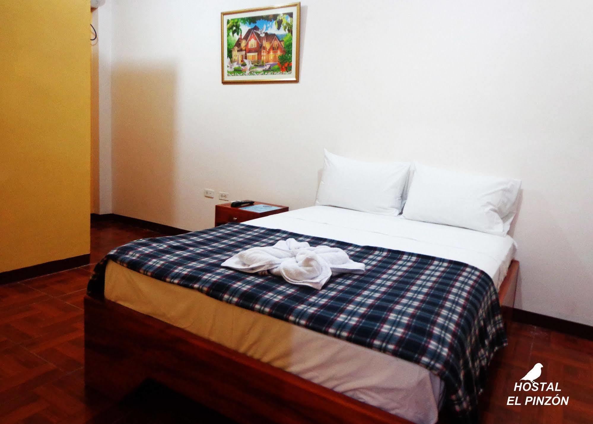 Hostal El Pinzon Puerto Ayora  Exteriör bild