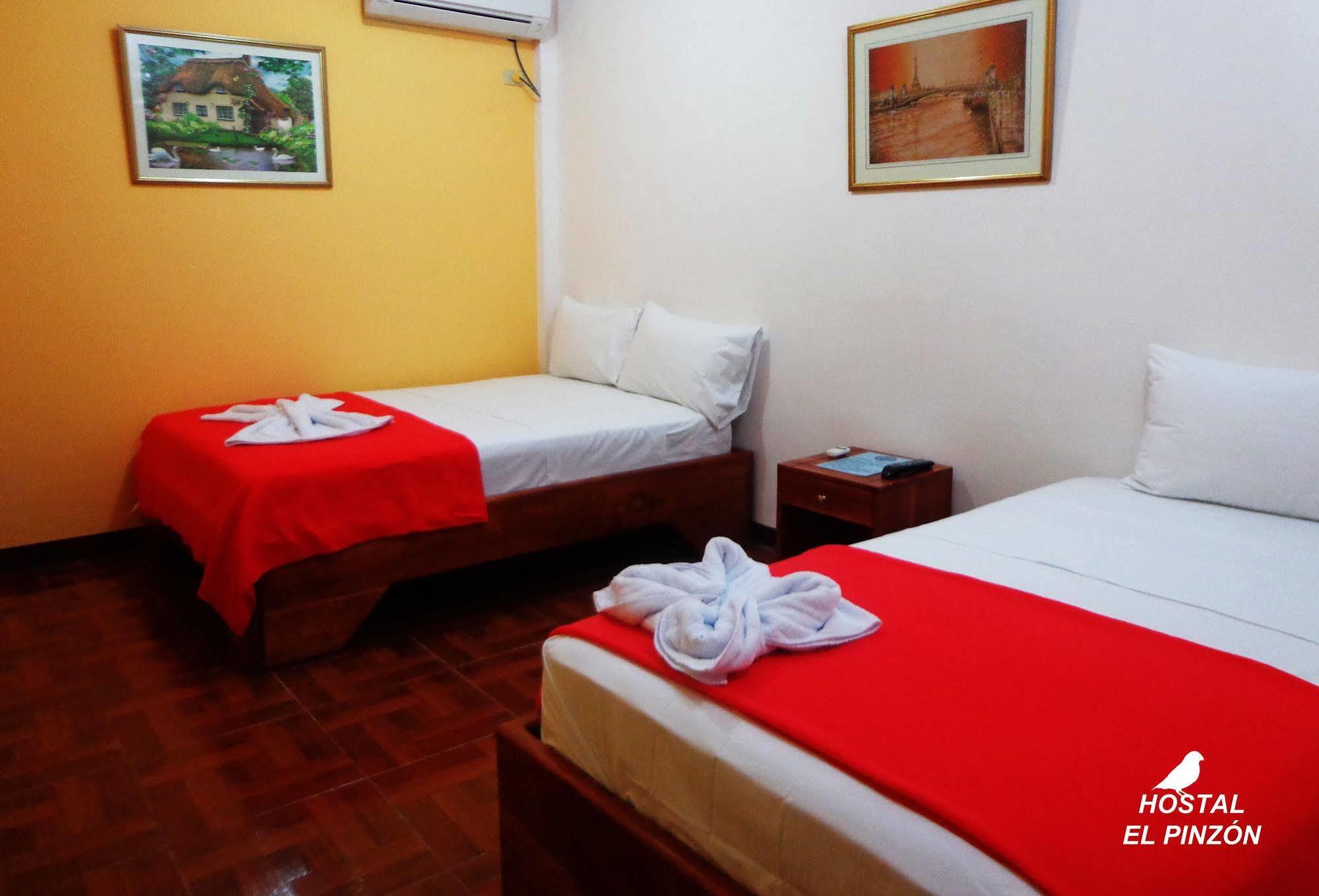 Hostal El Pinzon Puerto Ayora  Exteriör bild